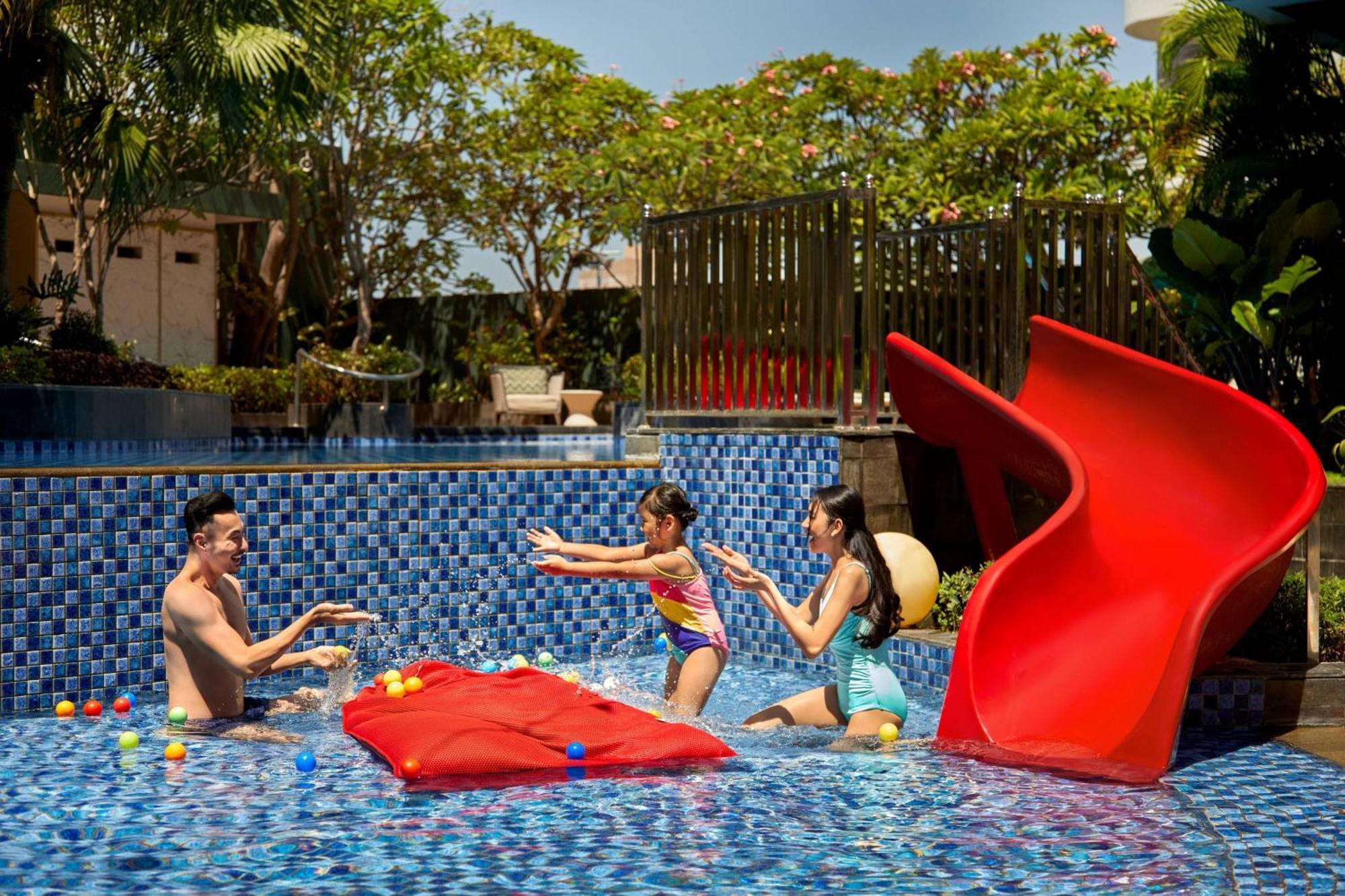 Four Points By Sheraton Surabaya, Tunjungan Plaza Εξωτερικό φωτογραφία