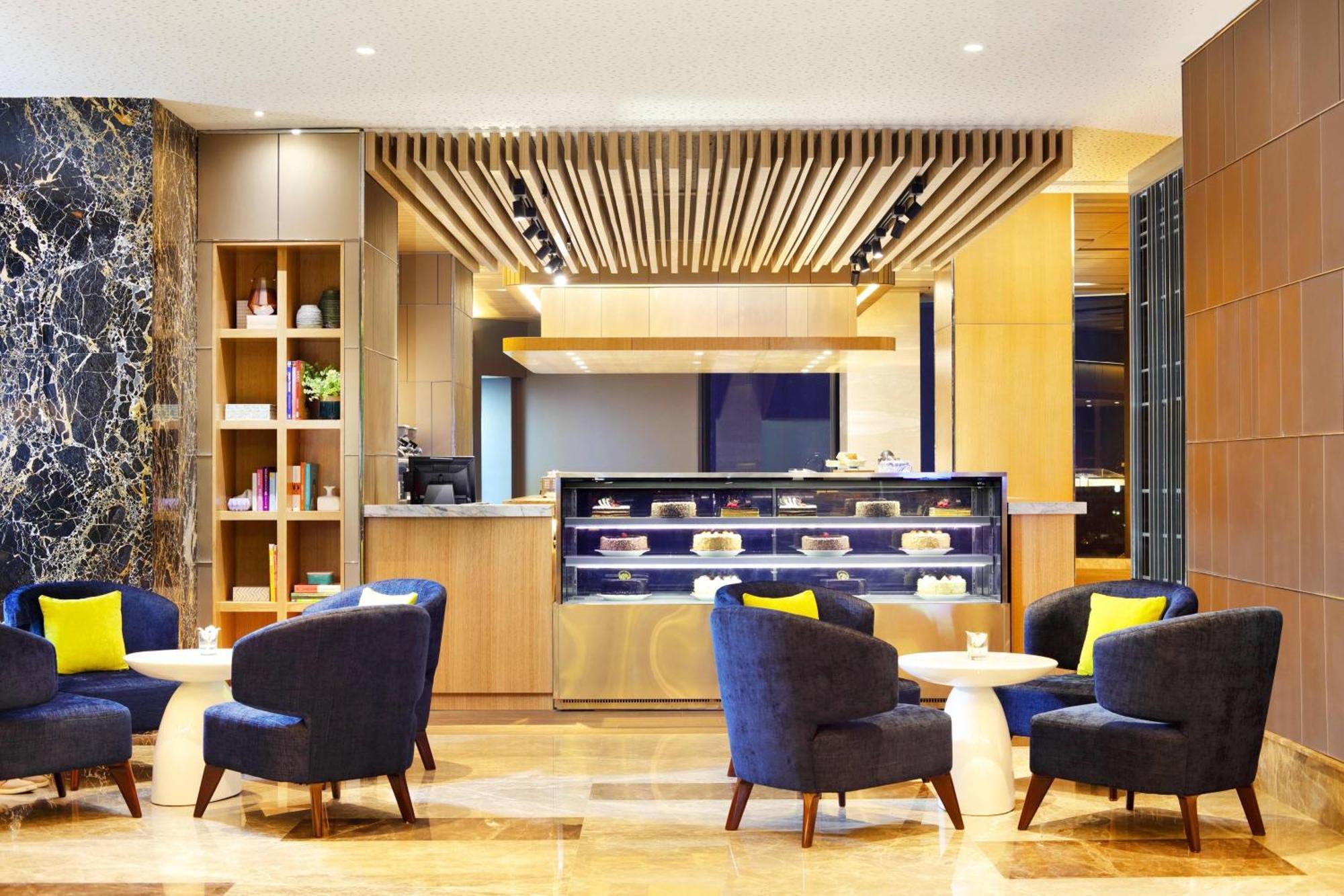 Four Points By Sheraton Surabaya, Tunjungan Plaza Εξωτερικό φωτογραφία
