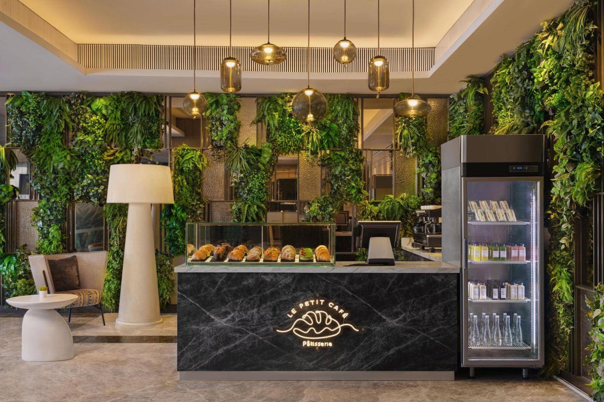 Four Points By Sheraton Surabaya, Tunjungan Plaza Εξωτερικό φωτογραφία