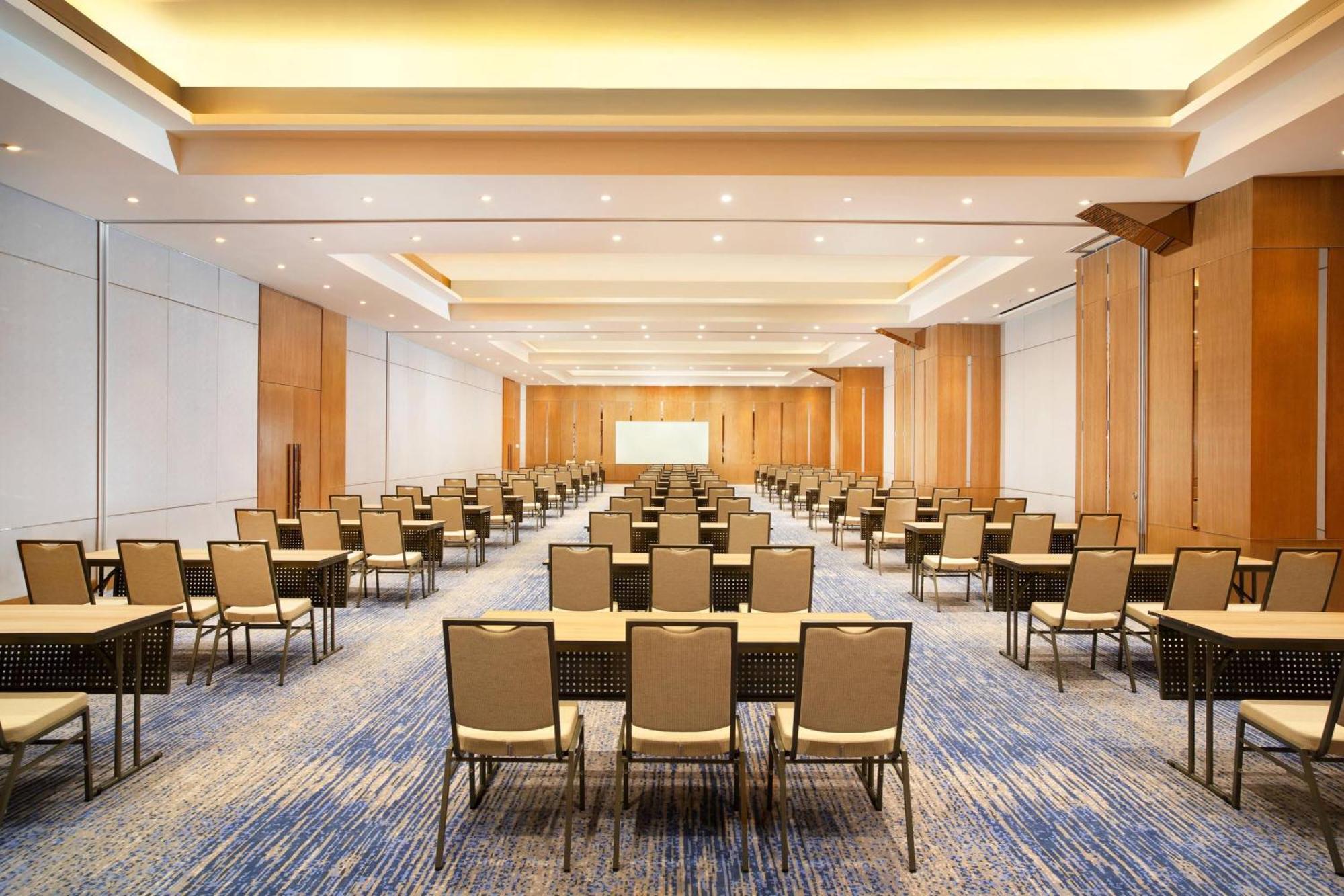 Four Points By Sheraton Surabaya, Tunjungan Plaza Εξωτερικό φωτογραφία