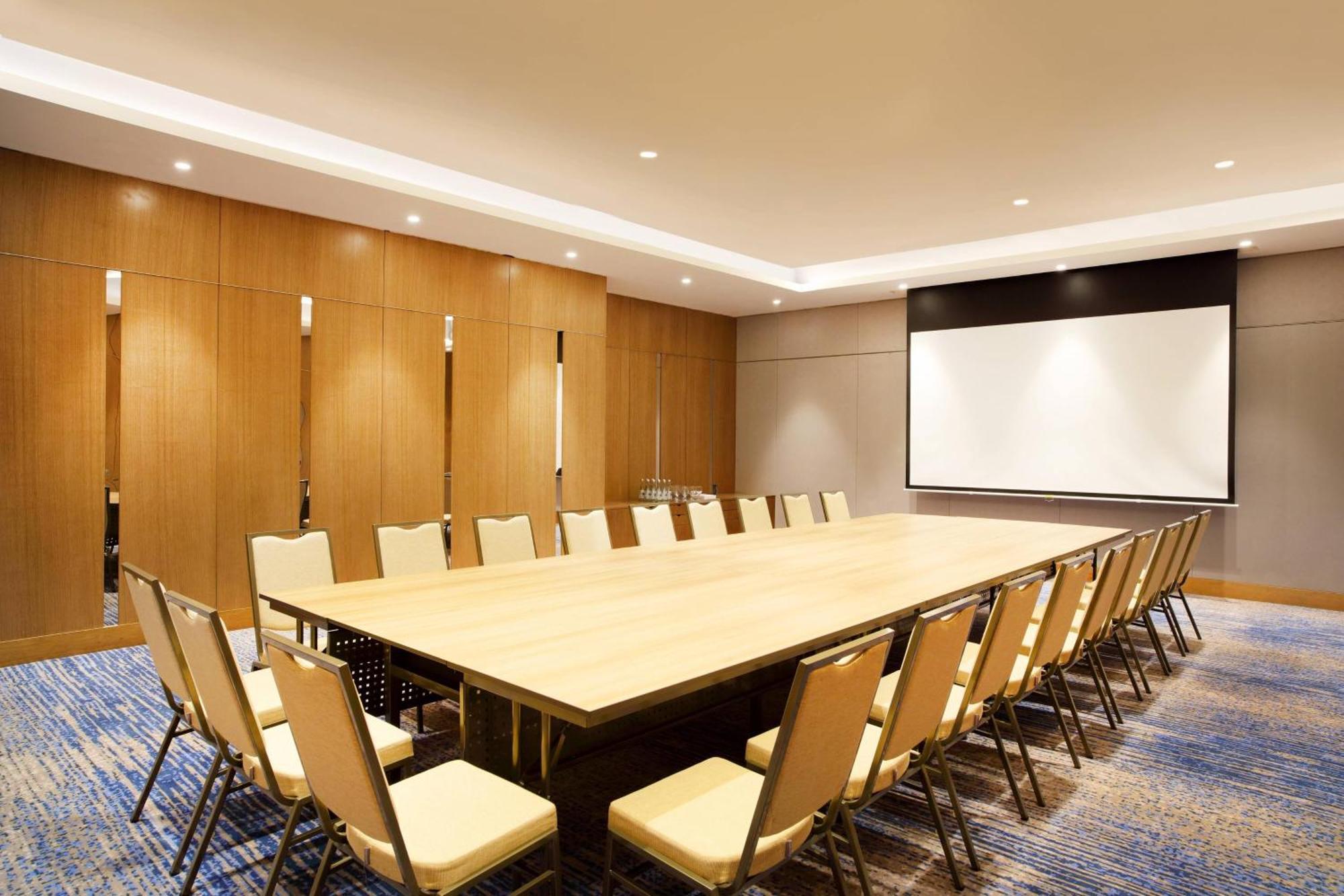 Four Points By Sheraton Surabaya, Tunjungan Plaza Εξωτερικό φωτογραφία