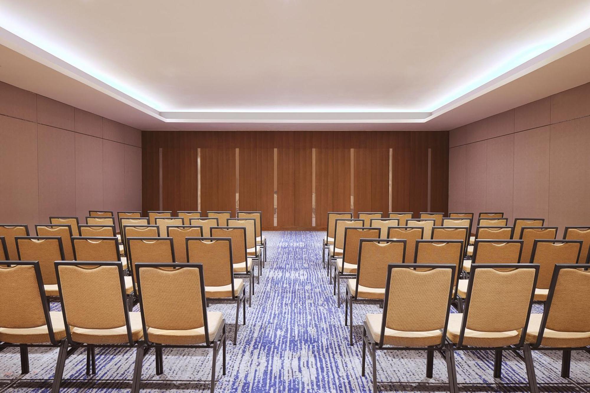 Four Points By Sheraton Surabaya, Tunjungan Plaza Εξωτερικό φωτογραφία