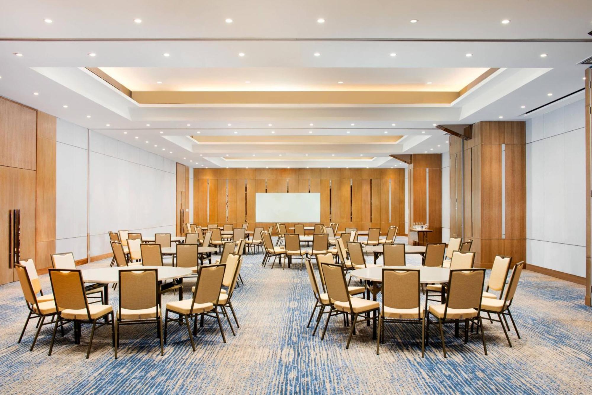 Four Points By Sheraton Surabaya, Tunjungan Plaza Εξωτερικό φωτογραφία