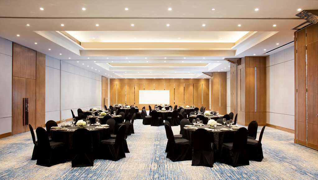 Four Points By Sheraton Surabaya, Tunjungan Plaza Εξωτερικό φωτογραφία