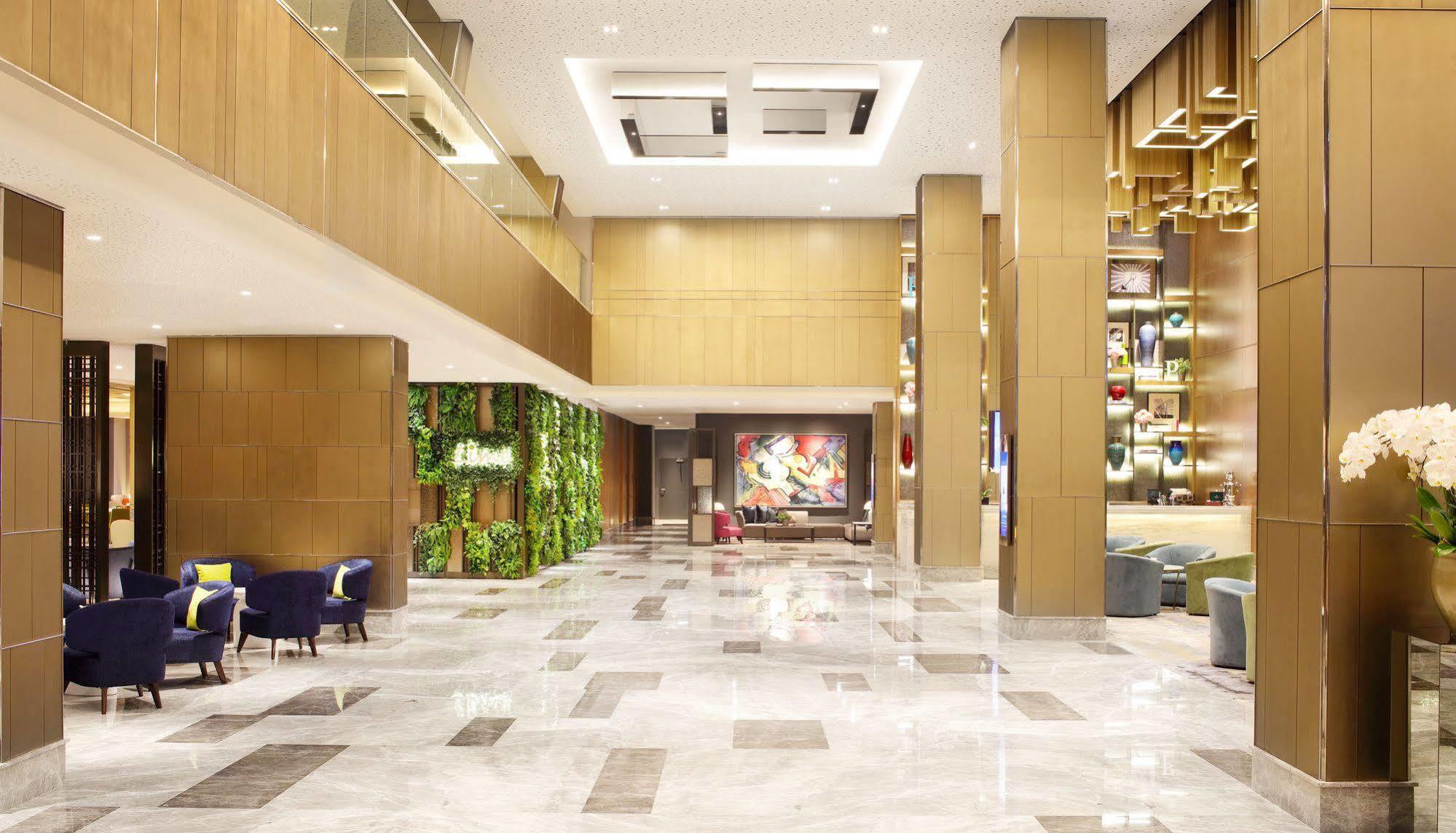 Four Points By Sheraton Surabaya, Tunjungan Plaza Εξωτερικό φωτογραφία