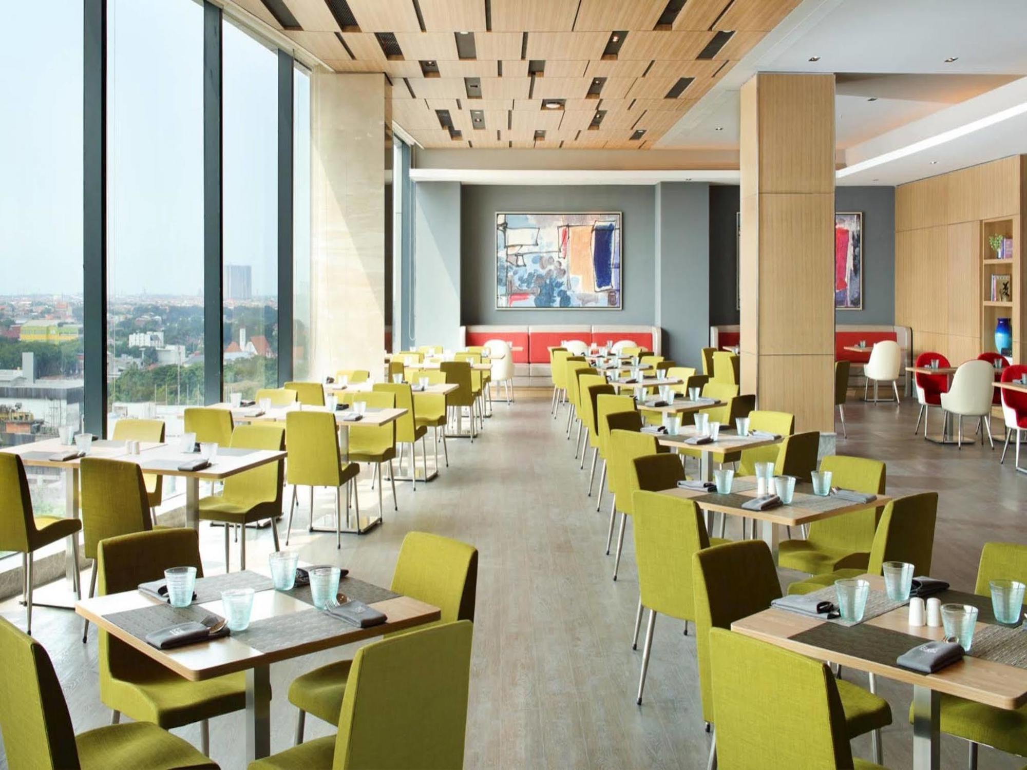 Four Points By Sheraton Surabaya, Tunjungan Plaza Εξωτερικό φωτογραφία