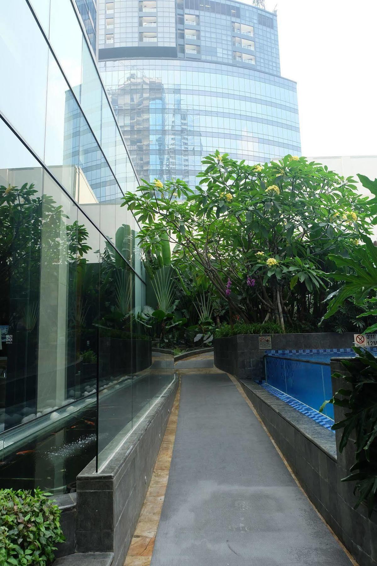 Four Points By Sheraton Surabaya, Tunjungan Plaza Εξωτερικό φωτογραφία